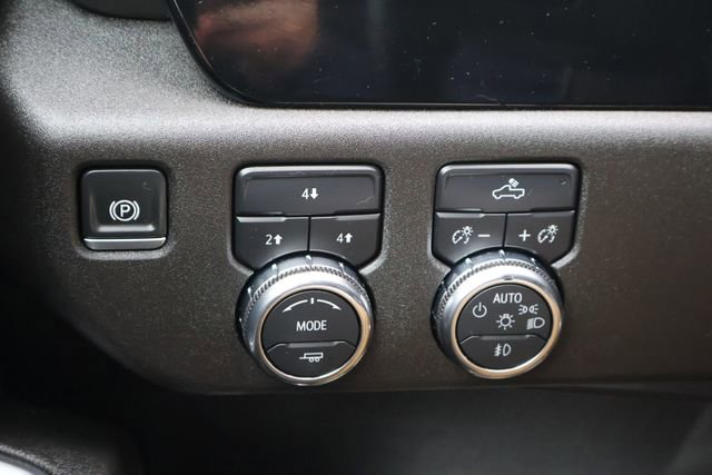 Used 2025 GMC Sierra 2500 SLE w/ SLE Value Package; AWD/4WD image 16