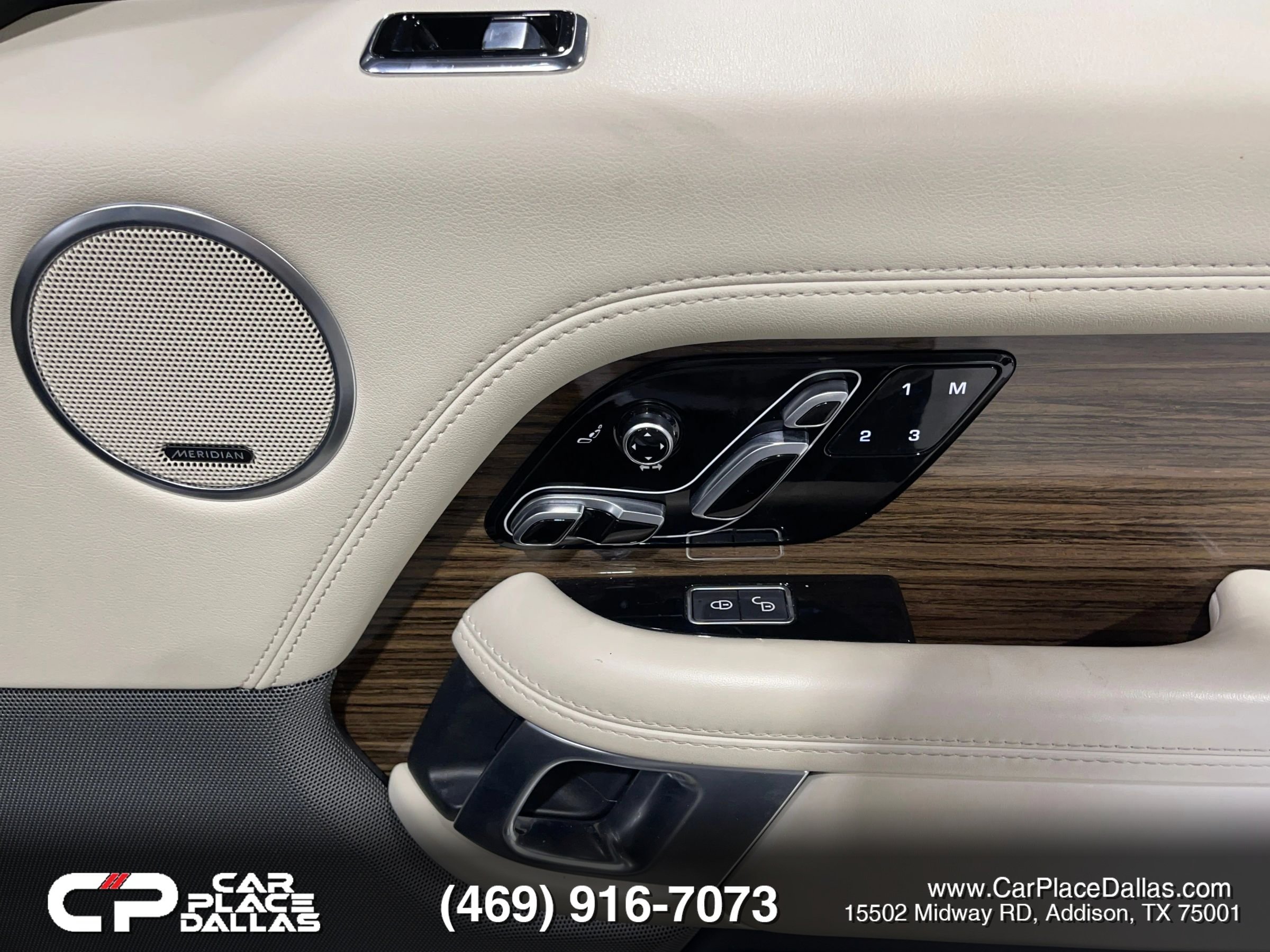 Used 2018 Land Rover Range Rover HSE image 32