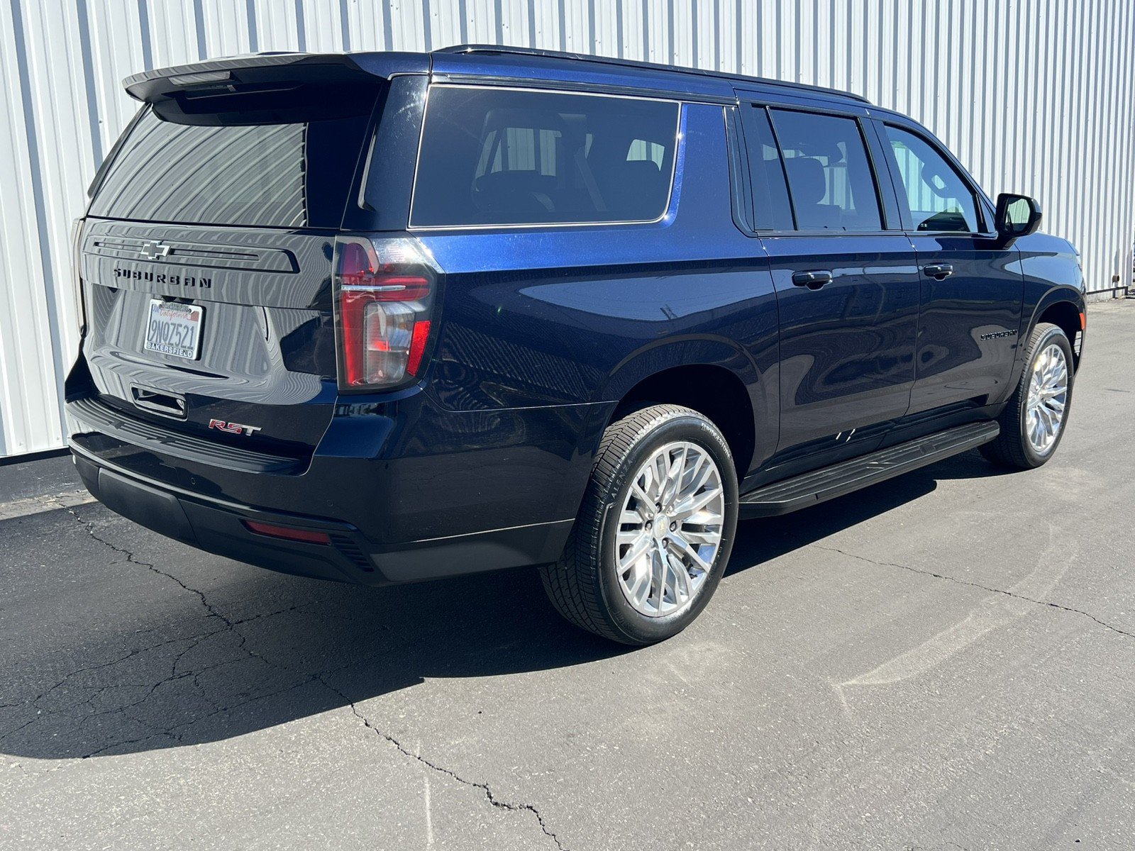 Used 2024 Chevrolet Suburban RST RWD image 6