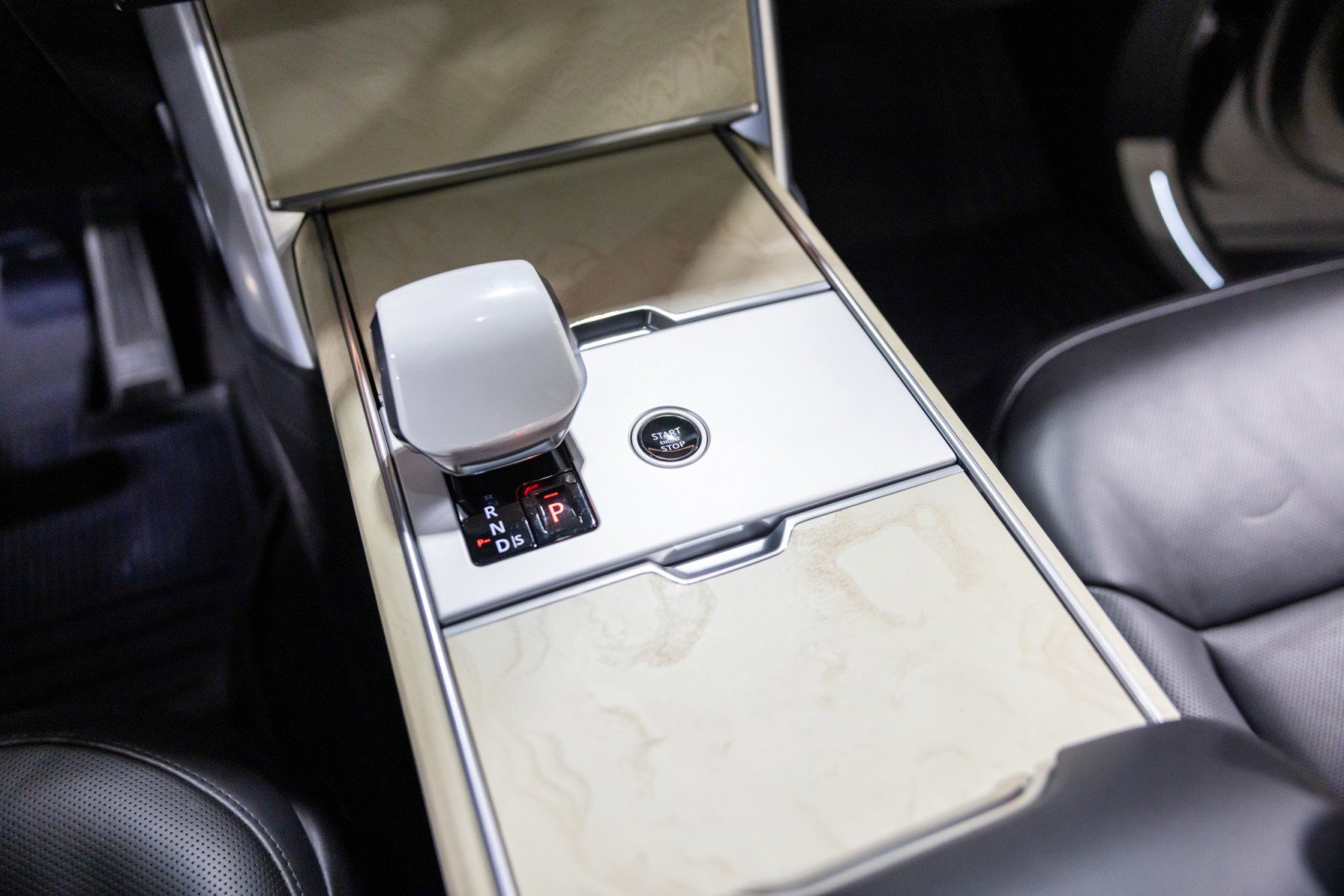 Used 2024 Land Rover Range Rover SV image 44