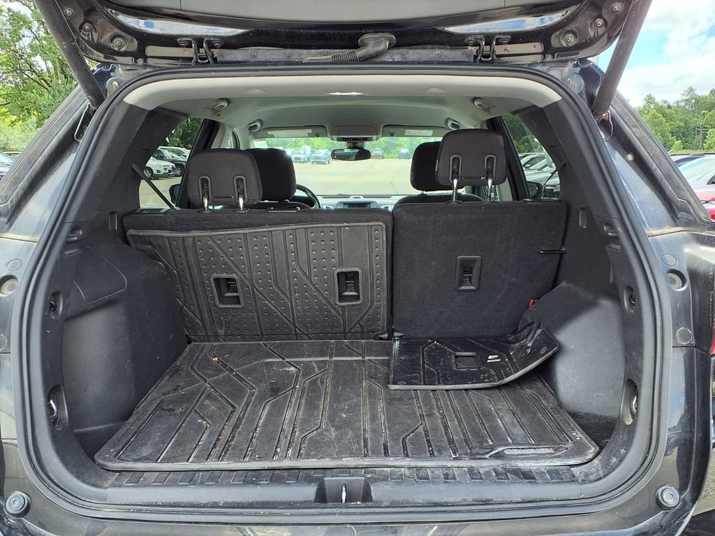 Used 2019 Chevrolet Equinox LT w/ Driver Convenience Package FWD image 8