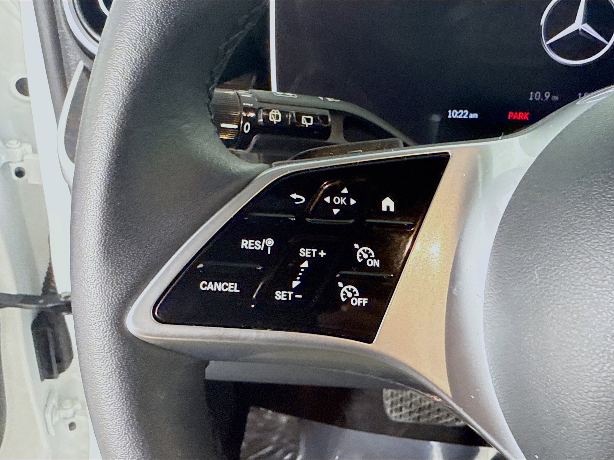 Used 2024 Mercedes-Benz GLC 300 4MATIC image 14