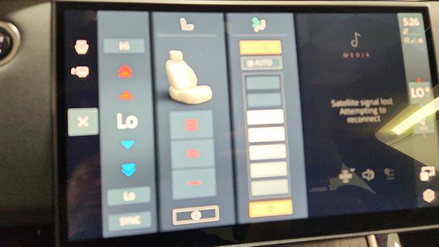 Used 2024 Land Rover Range Rover Evoque Dynamic SE image 18