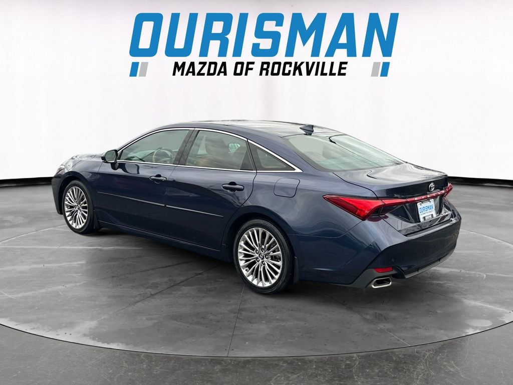 Used 2019 Toyota Avalon Limited image 4