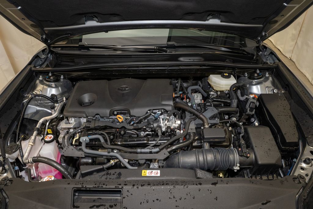Used 2025 Toyota Camry SE image 12