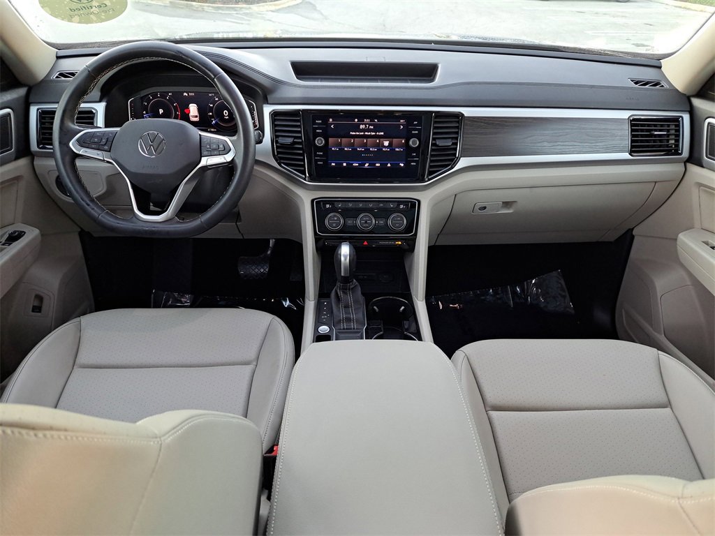 Used 2023 Volkswagen Atlas SE w/ Panoramic Sunroof Package image 9