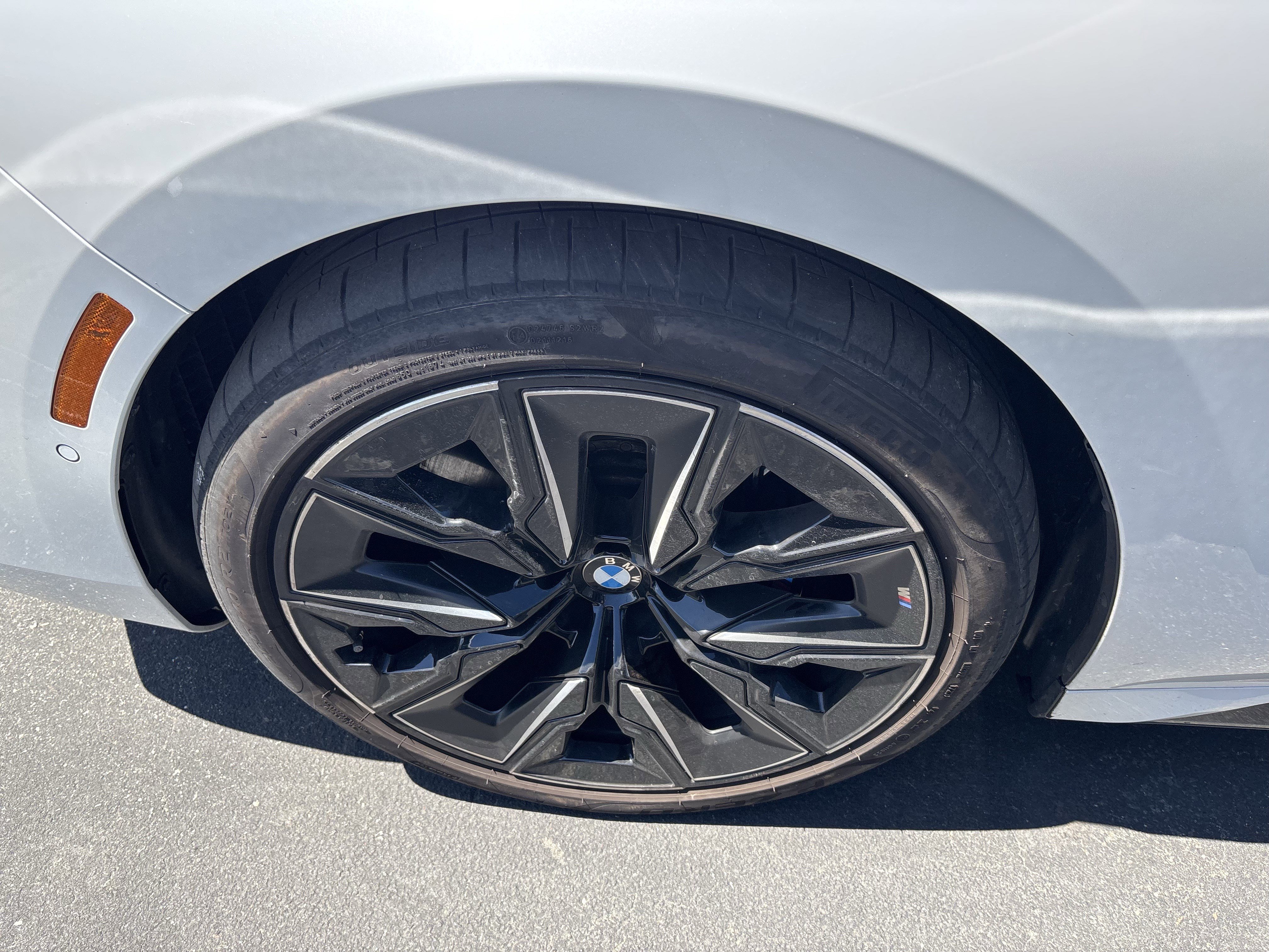 Certified 2023 BMW 760i xDrive AWD/4WD image 34