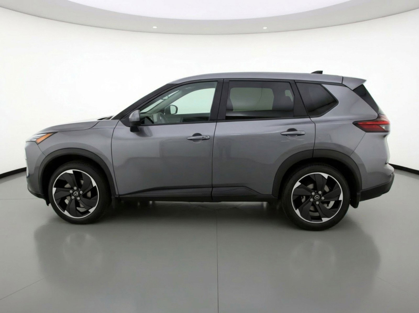 Used 2025 Nissan Rogue SV image 5