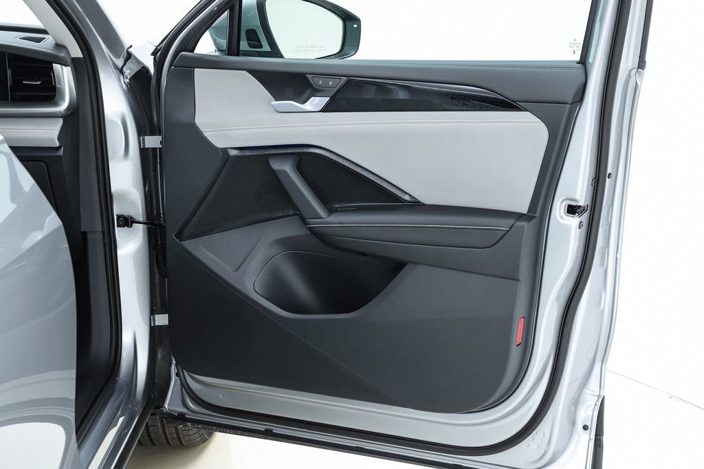 New 2026 Volkswagen Tiguan SE image 71