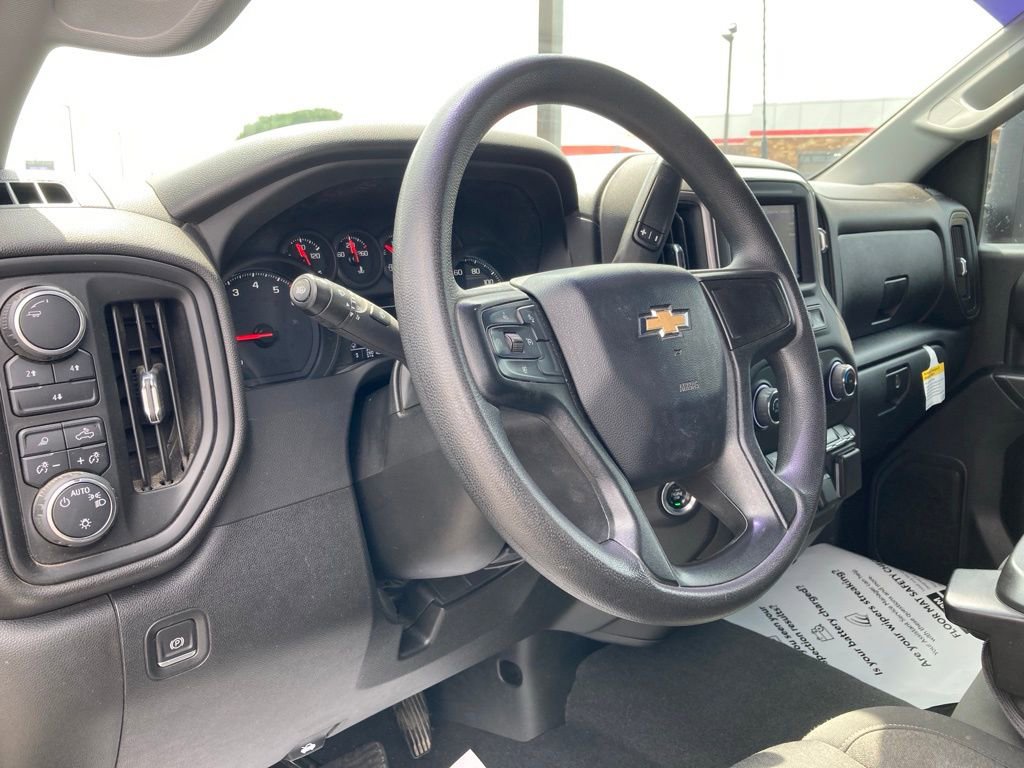 Used 2024 Chevrolet Silverado 2500 Custom w/ Custom Value Package image 8