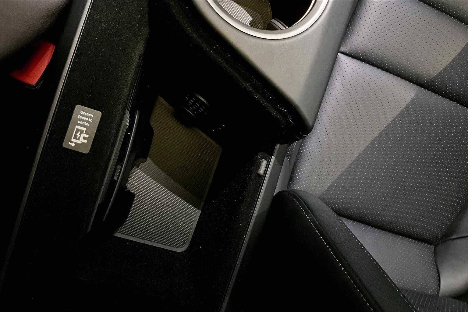 Used 2025 Porsche Taycan image 29