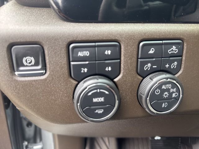 Used 2025 Chevrolet Silverado 1500 LTZ image 17