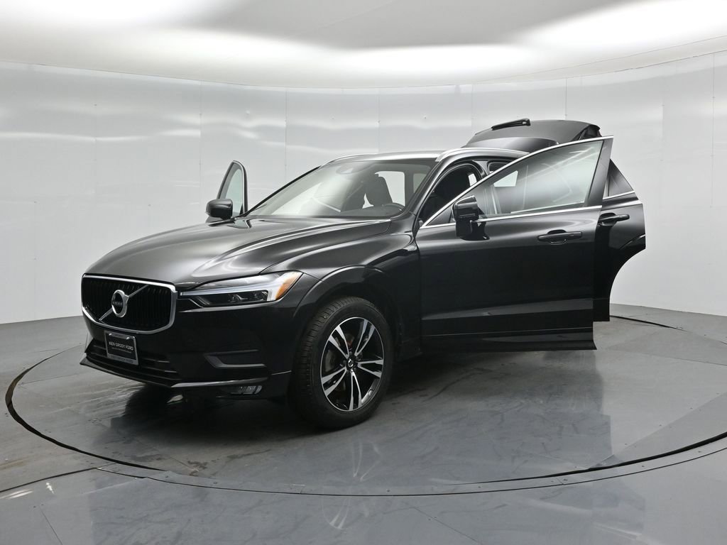 Used 2021 Volvo XC60 T5 Momentum w/ Premium Package image 29