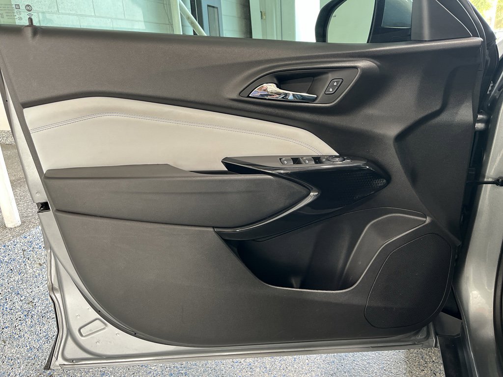 Used 2025 Chevrolet Trax LT w/ Driver Confidence Package FWD image 25