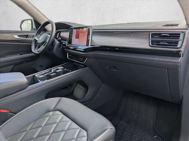 Used 2025 Volkswagen Atlas SEL Premium R-Line image 16