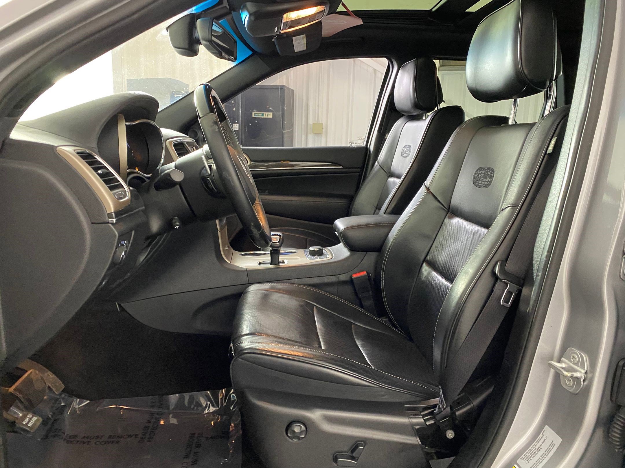 Used 2015 Jeep Grand Cherokee Overland image 4