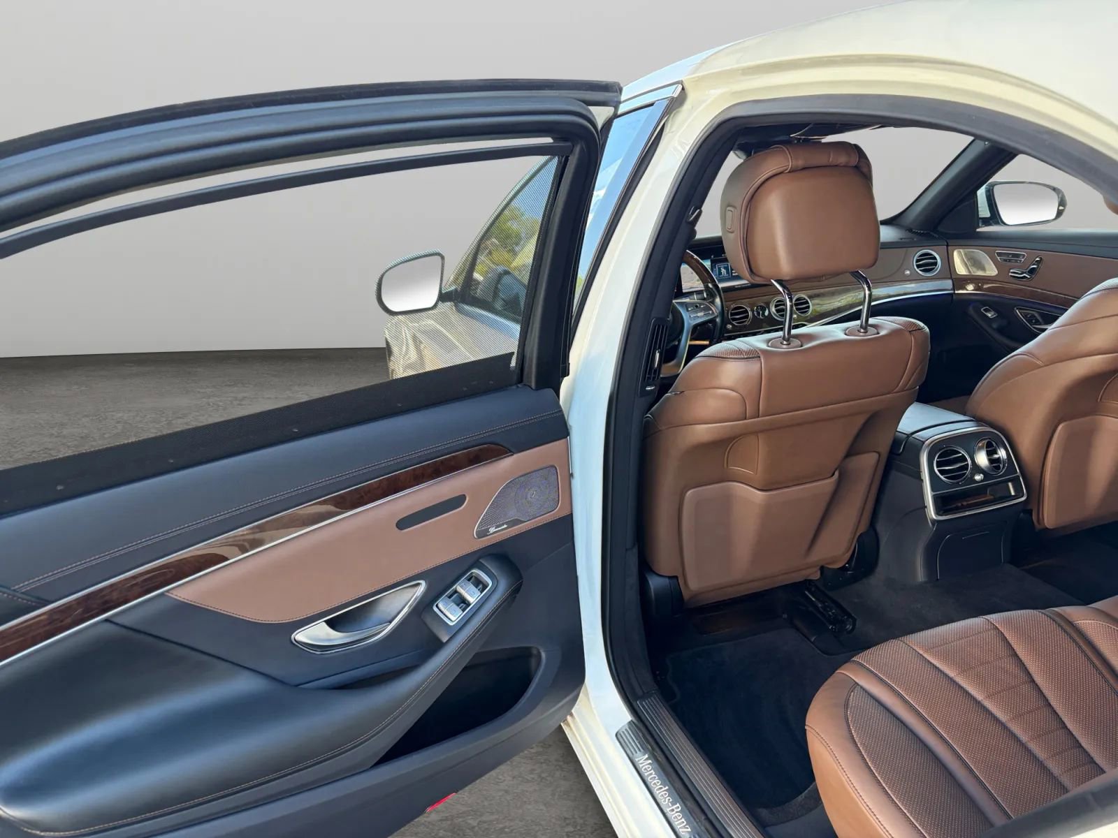Used 2018 Mercedes-Benz S 560 Sedan image 12