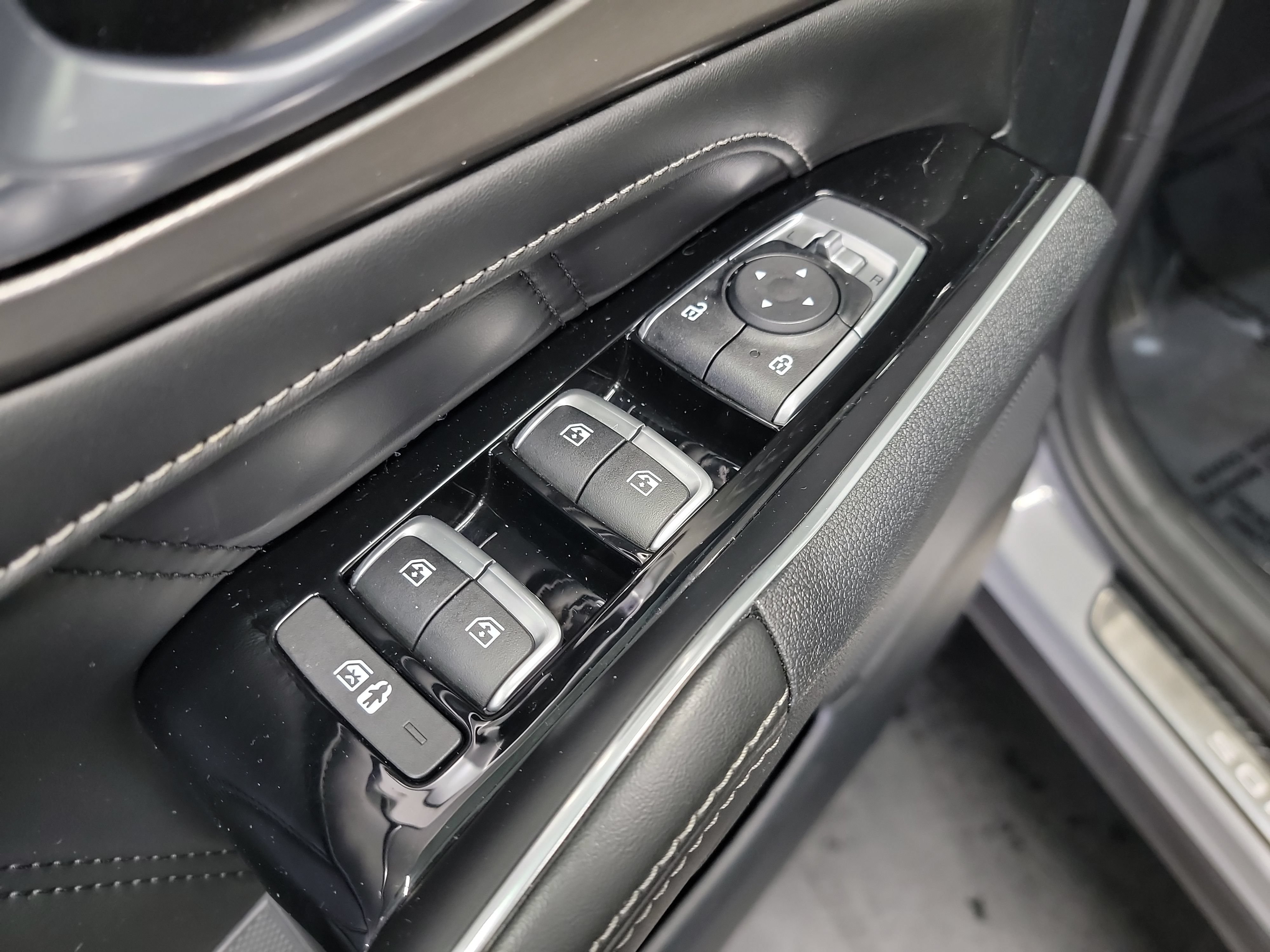 Used 2022 Kia Sorento SX FWD image 14