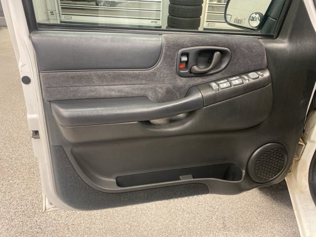 Used 2001 GMC Sonoma SLS image 21