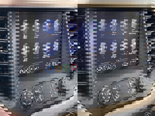 Used 2023 GMC Acadia Denali image 16