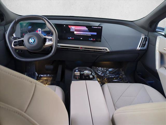 Used 2023 BMW iX xDrive50 AWD/4WD image 19