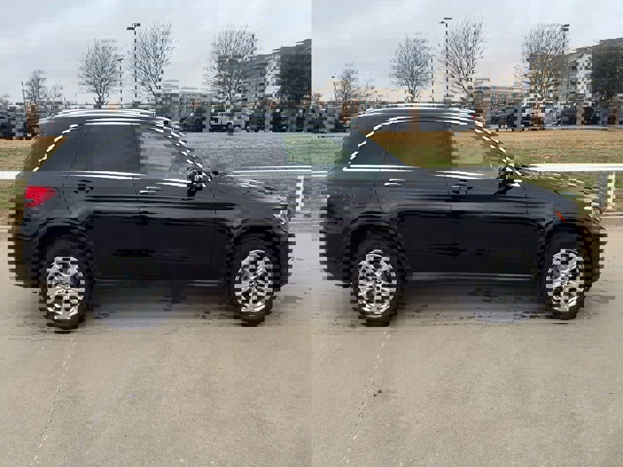 Used 2018 Mercedes-Benz GLC 300 image 2