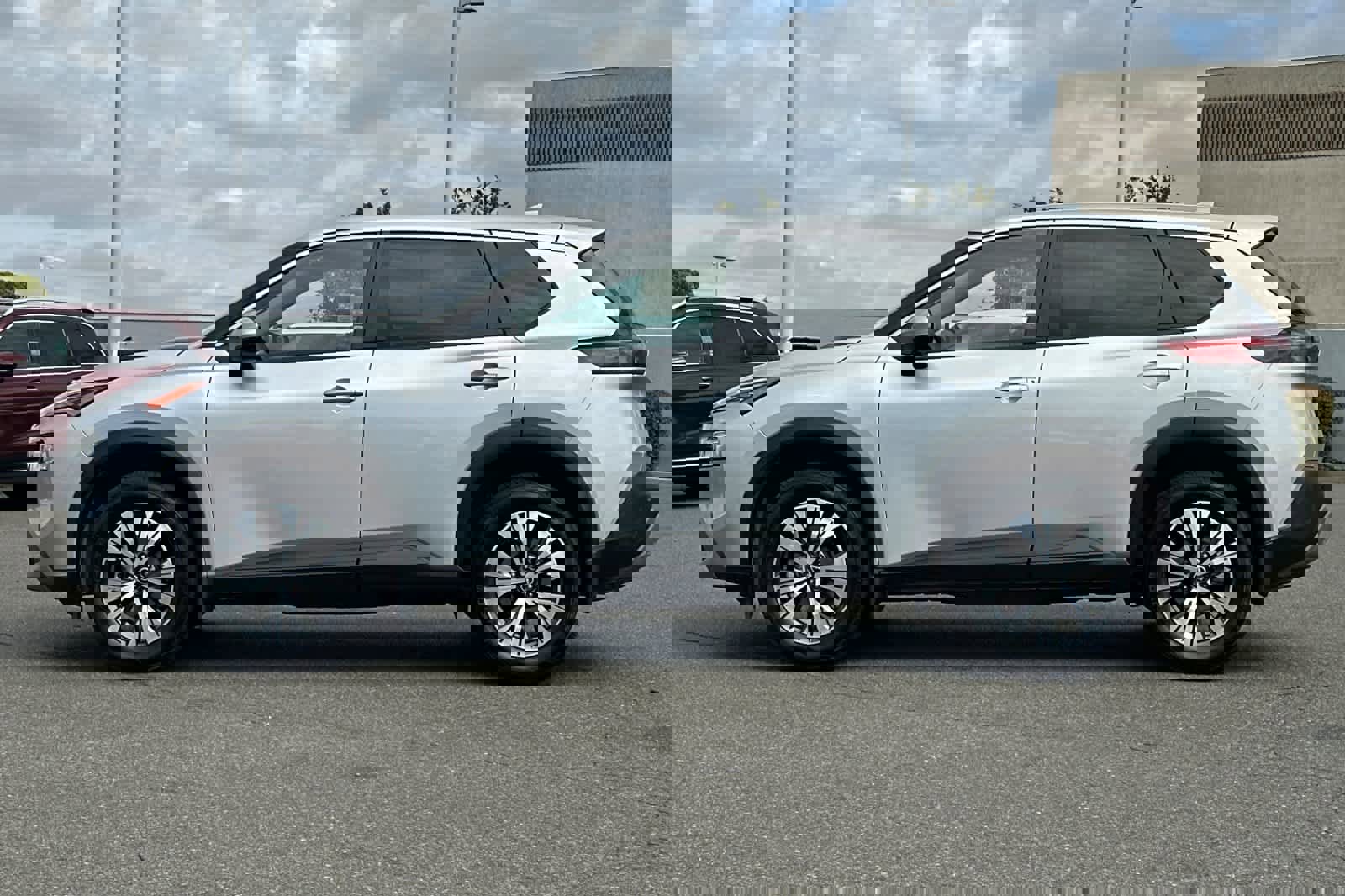 Used 2022 Nissan Rogue SV image 9