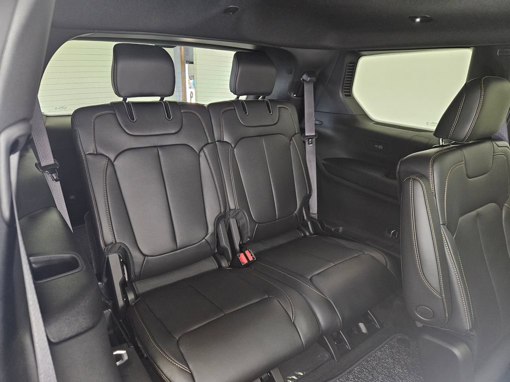 New 2026 Jeep Grand Cherokee L Limited AWD/4WD image 9
