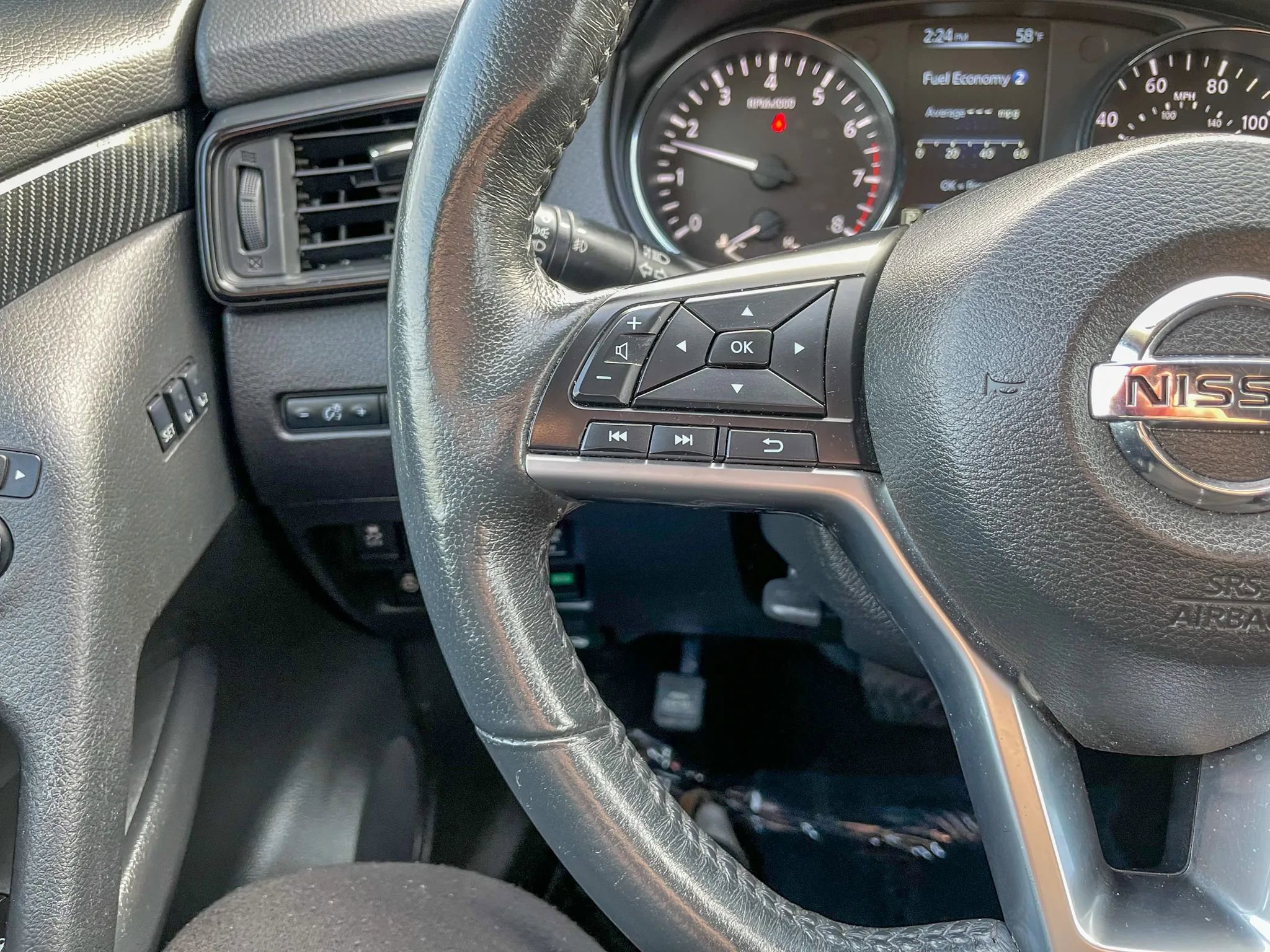 Used 2017 Nissan Rogue SL w/ SL Premium Package image 14