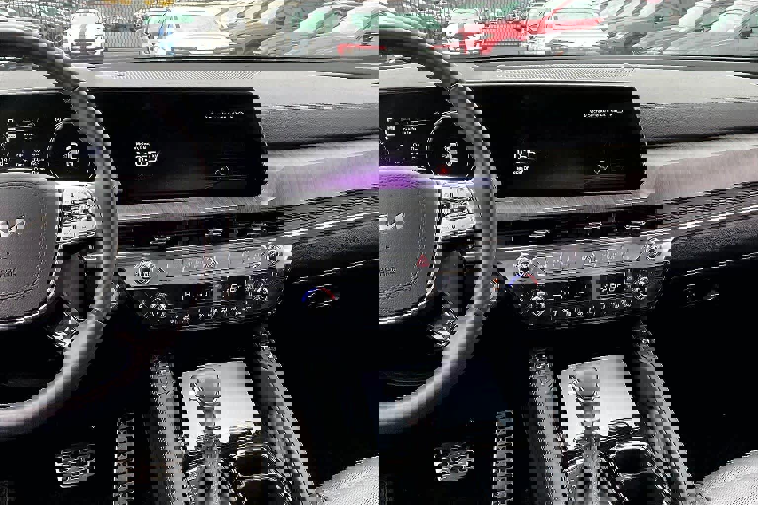 Used 2024 Kia Telluride SX Prestige w/ Towing Package image 9