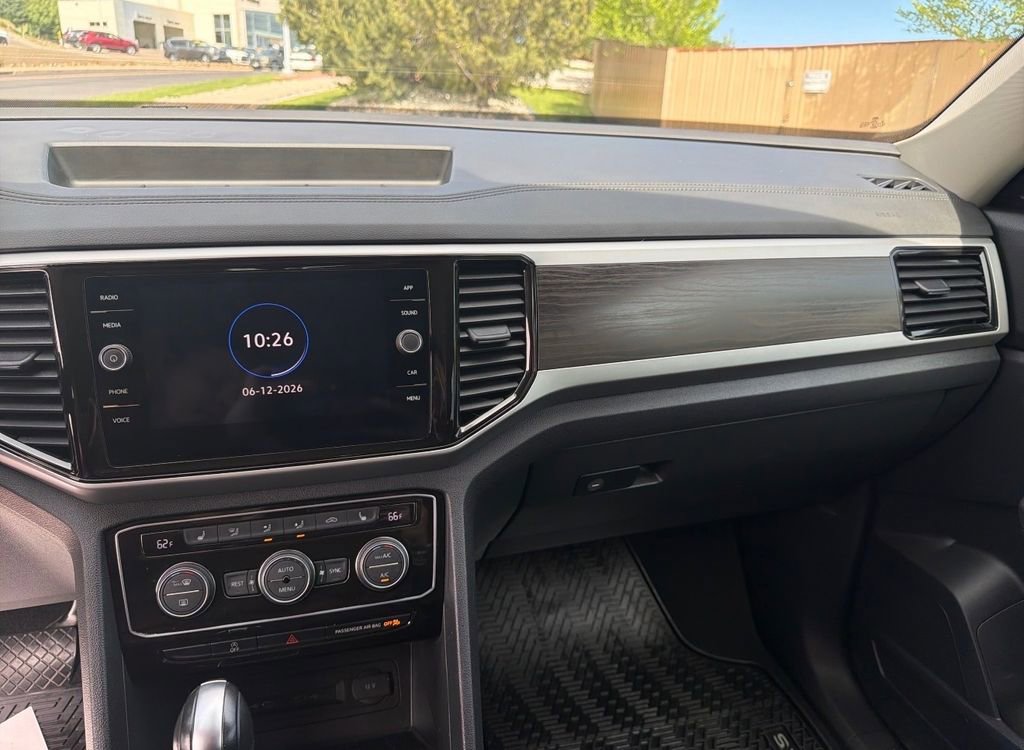 Used 2023 Volkswagen Atlas SE w/ Black Wheel Package AWD/4WD image 17