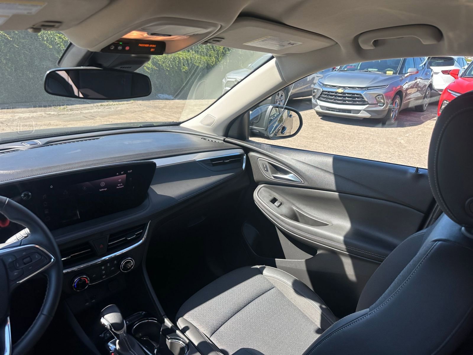 Used 2025 Buick Encore GX Preferred image 33