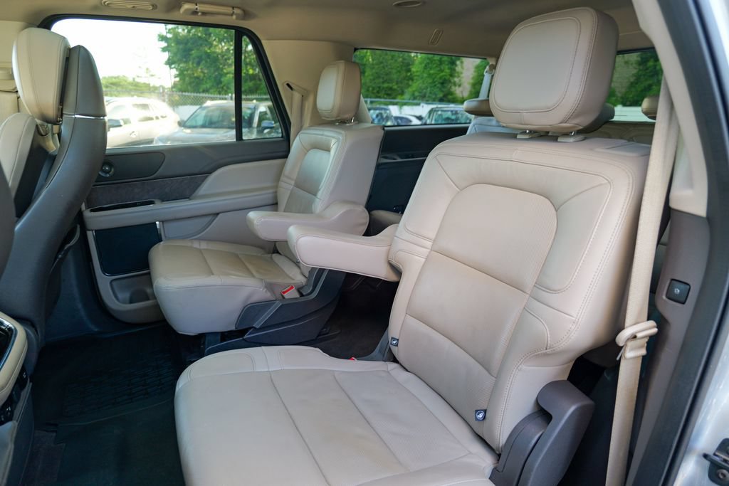 Used 2023 Lincoln Navigator L Reserve AWD/4WD image 28