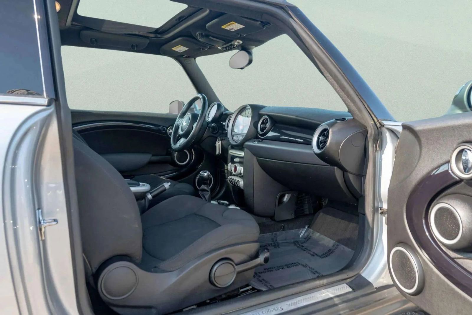 Used 2009 MINI Cooper S image 10