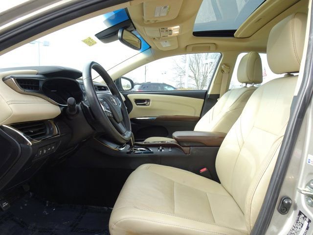 Used 2017 Toyota Avalon Limited image 8