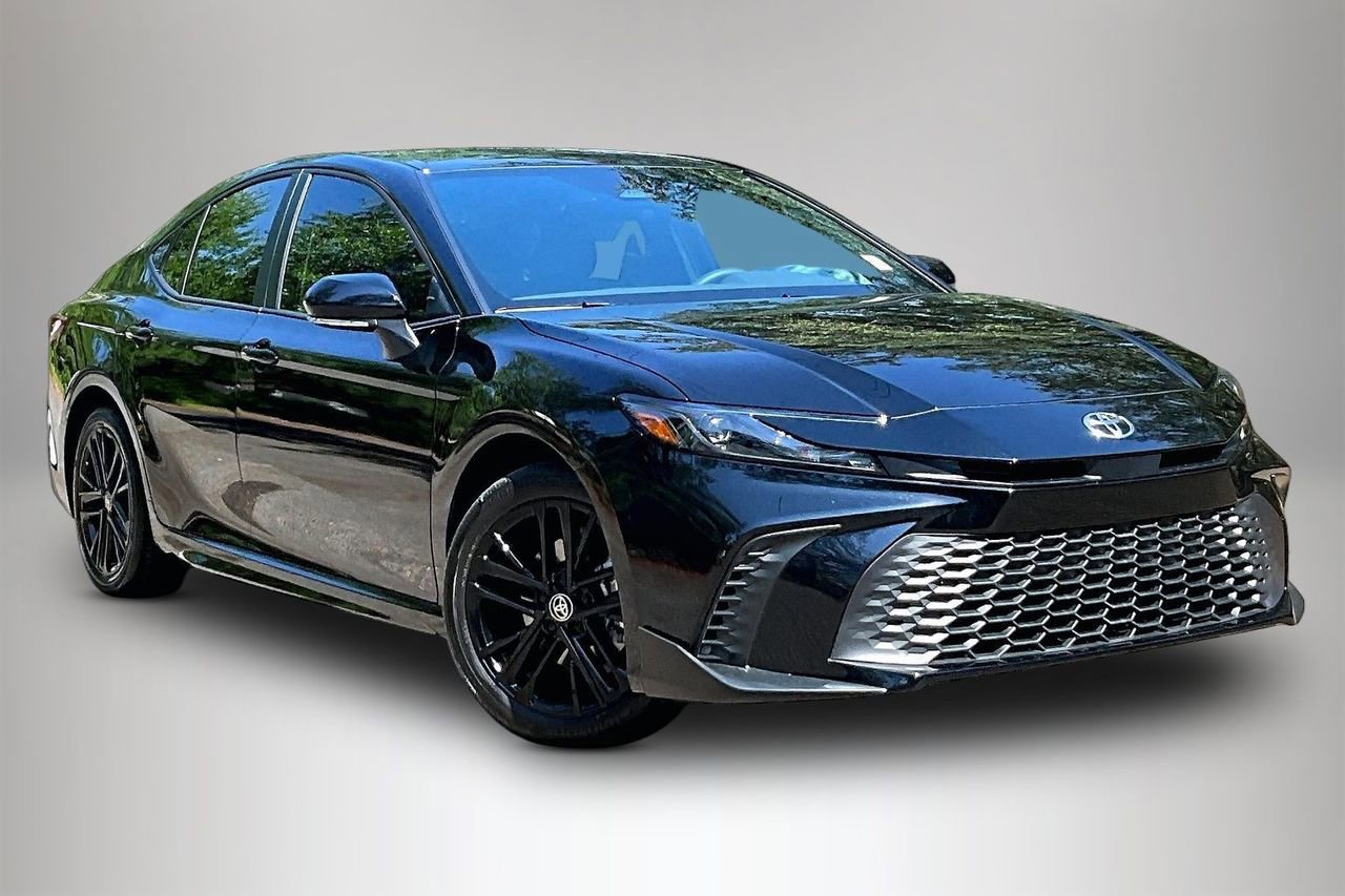 Used 2026 Toyota Camry SE AWD/4WD image 2