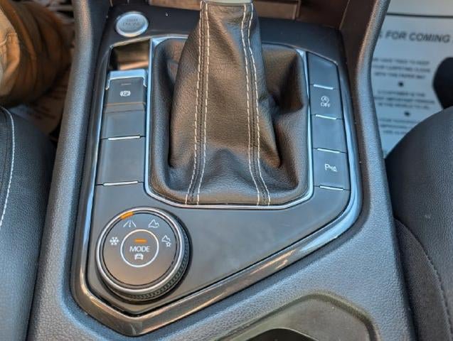 Used 2023 Volkswagen Tiguan SE R-Line AWD/4WD image 33