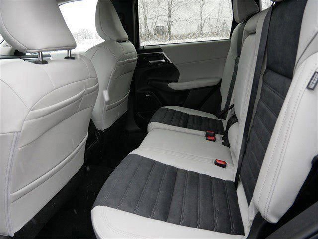 New 2026 Mitsubishi Outlander SE image 5