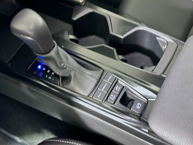 Used 2025 Toyota Camry SE image 19