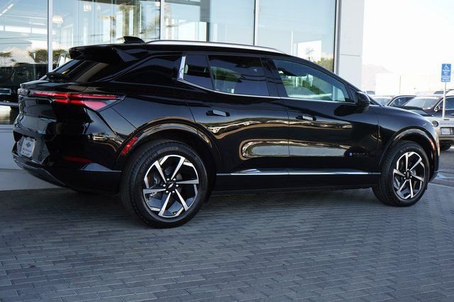 New 2025 Chevrolet Equinox EV LT image 9