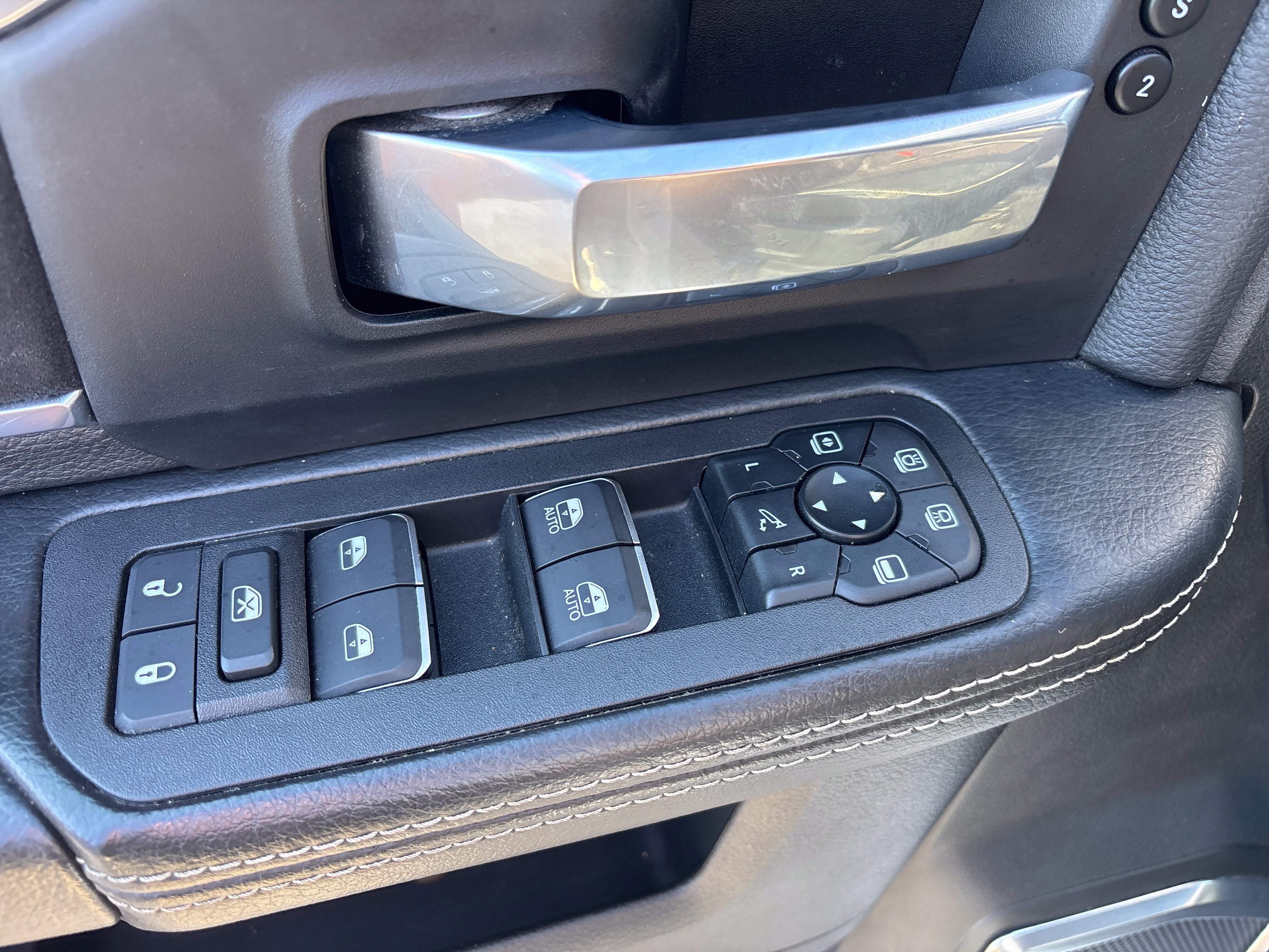 Used 2025 RAM 2500 Laramie w/ Night Edition AWD/4WD image 14