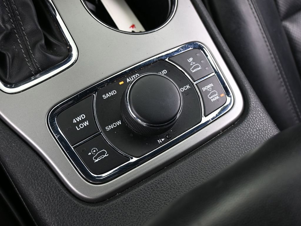 Certified 2020 Jeep Grand Cherokee Overland image 31