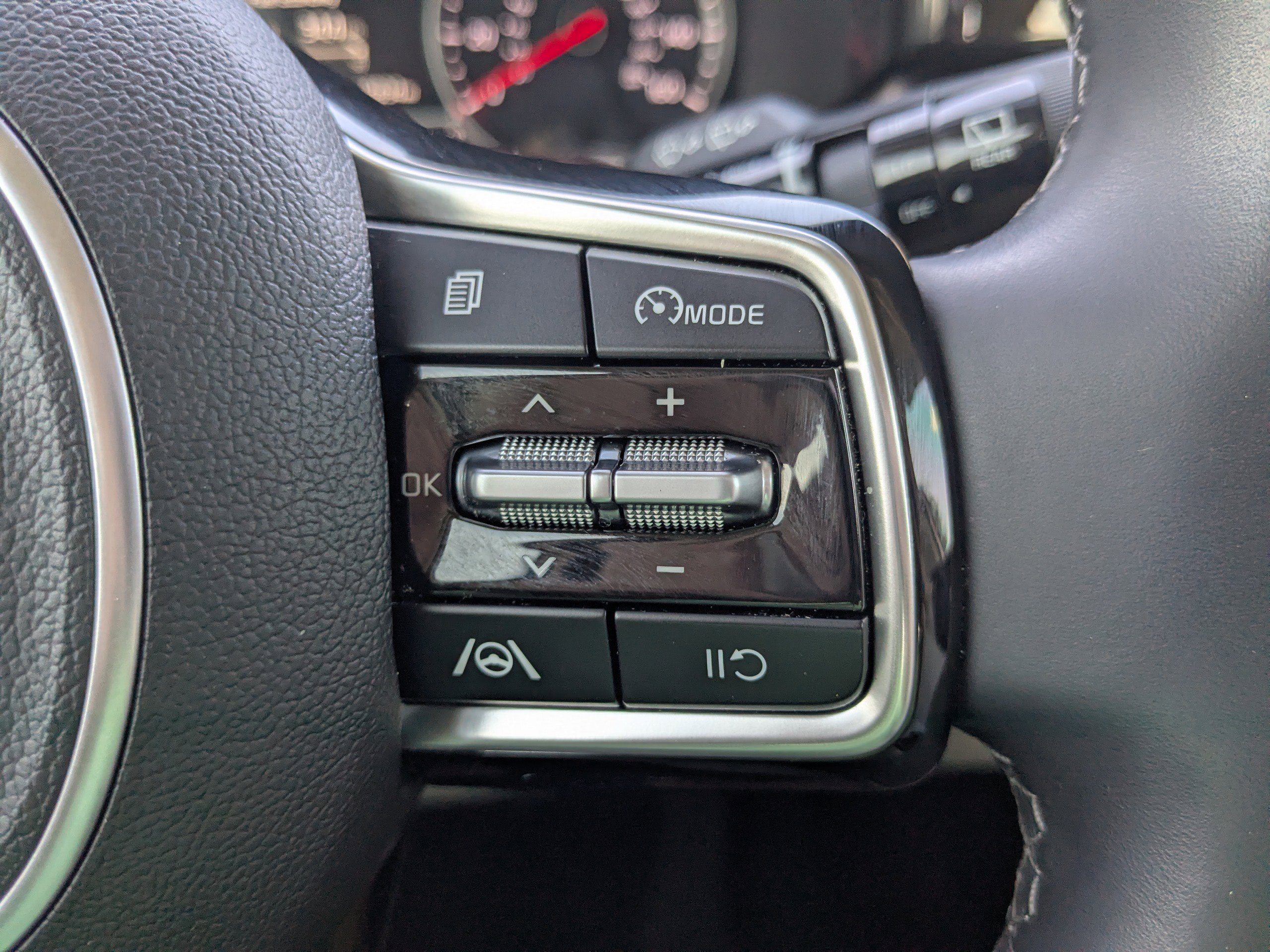 Used 2023 Kia Sorento S image 30