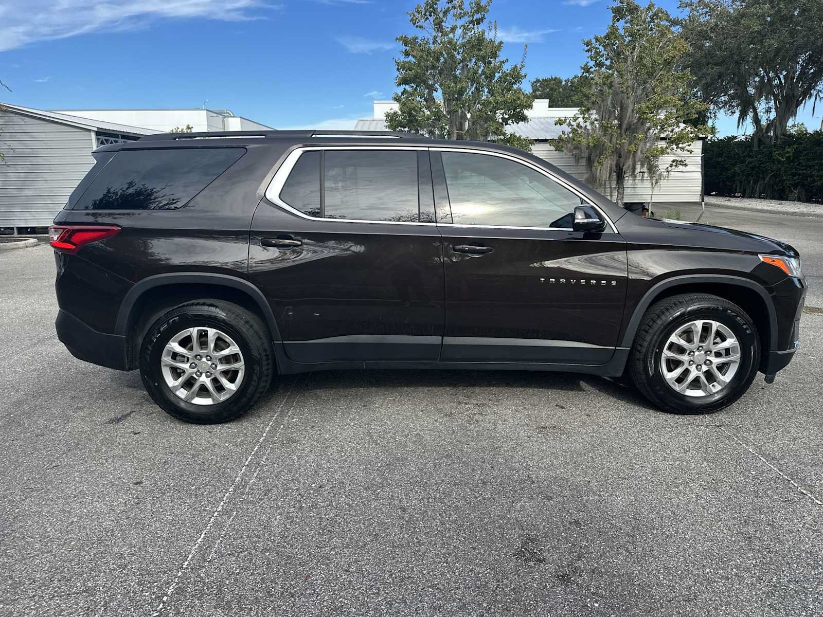 Used 2019 Chevrolet Traverse LT FWD image 7