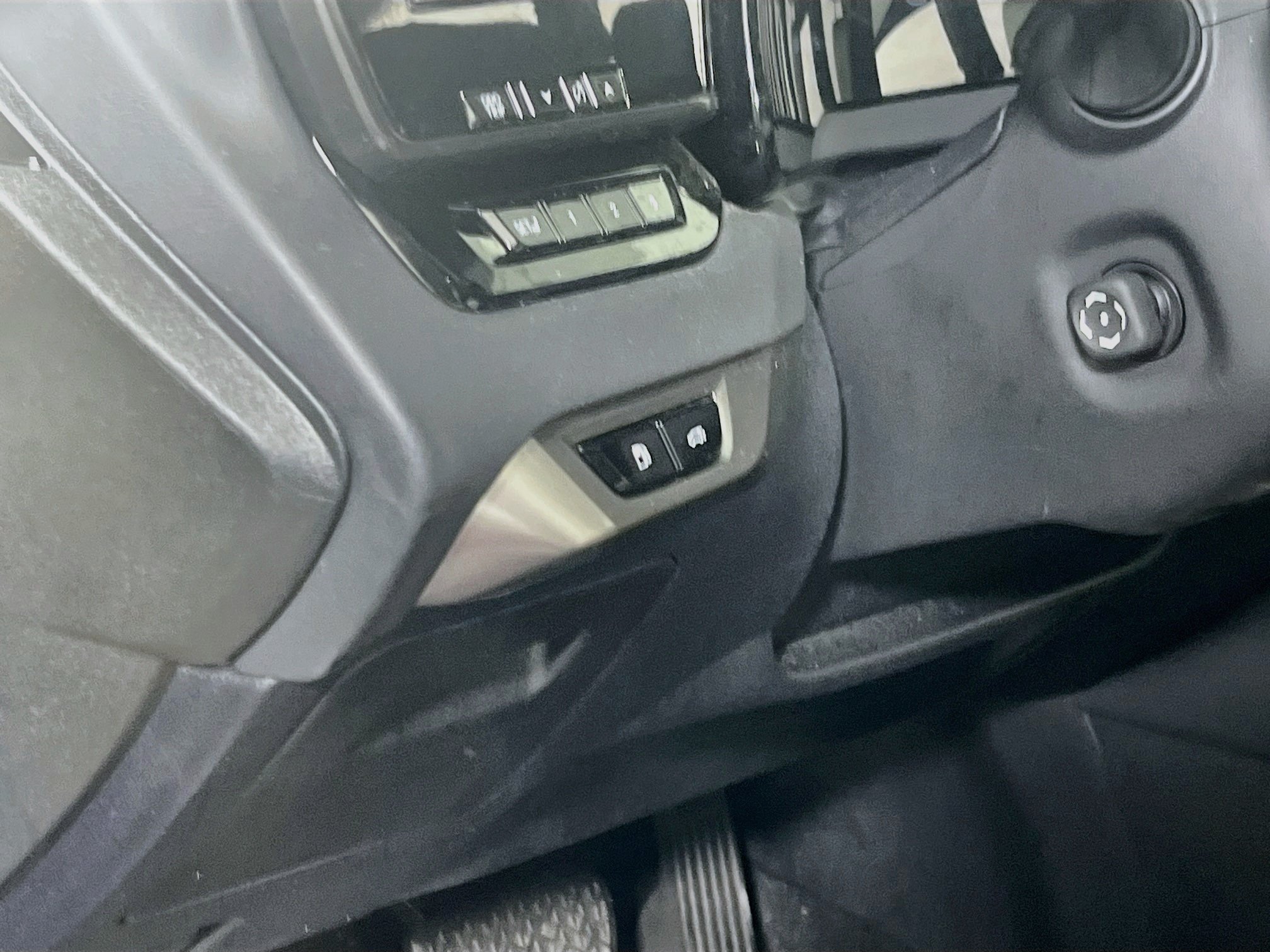 Used 2023 Lexus RX 350 w/ Accessory Package (2T) AWD/4WD image 10