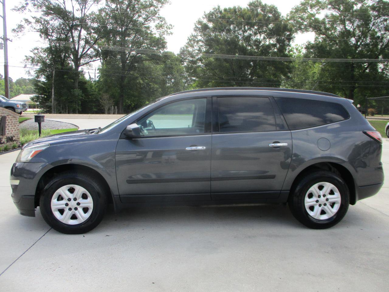 Used 2014 Chevrolet Traverse LS FWD image 23