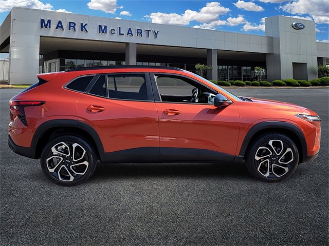 Used 2024 Chevrolet Trax RS w/ Driver Confidence Package video 2