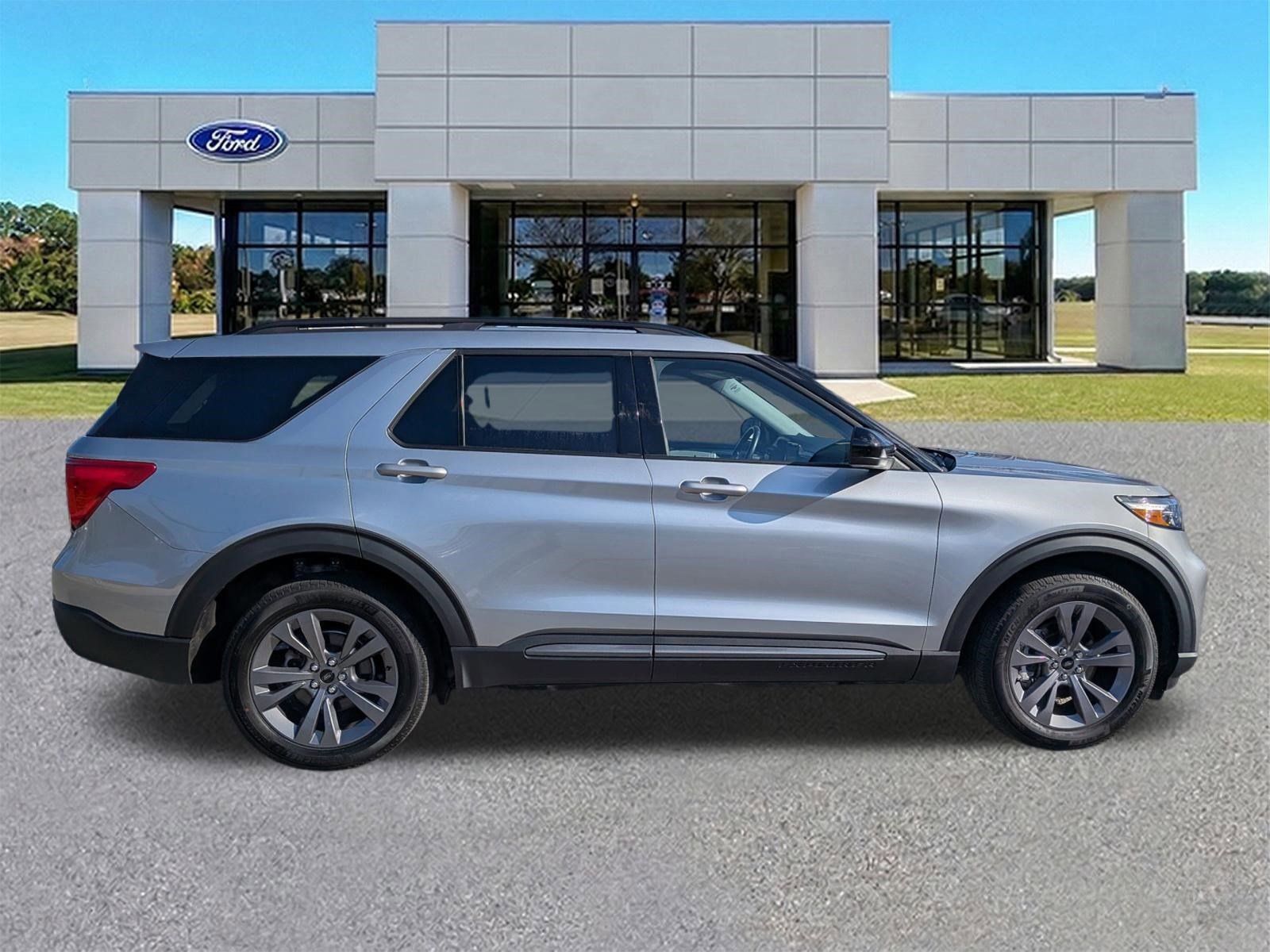 Certified 2022 Ford Explorer XLT w/ Equipment Group 202A video 3