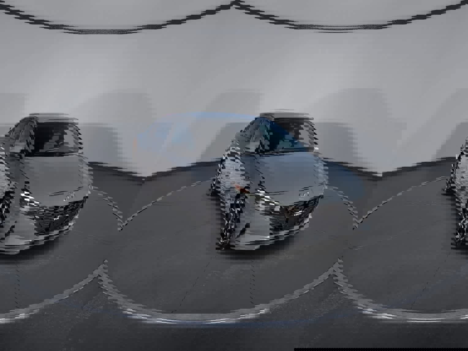 Used 2023 Hyundai Elantra SEL w/ Convenience Package image 2