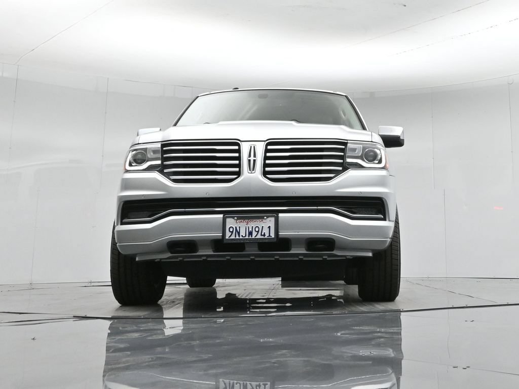 Used 2017 Lincoln Navigator Select RWD image 30